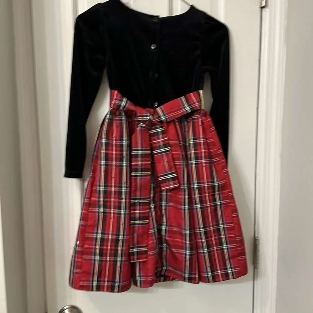Girls size 8 velvet and plaid Christmas dress excellent condition Dollie & Me